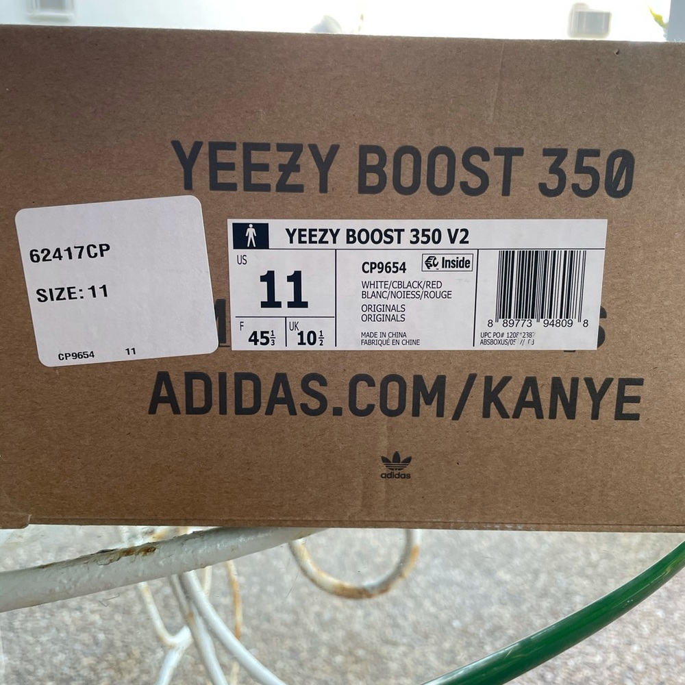 Yeezy boost 350 ‘Zebra’